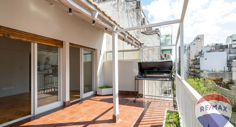 Departamento de 3 ambientes en Barrio Norte: Terraza con Parrilla