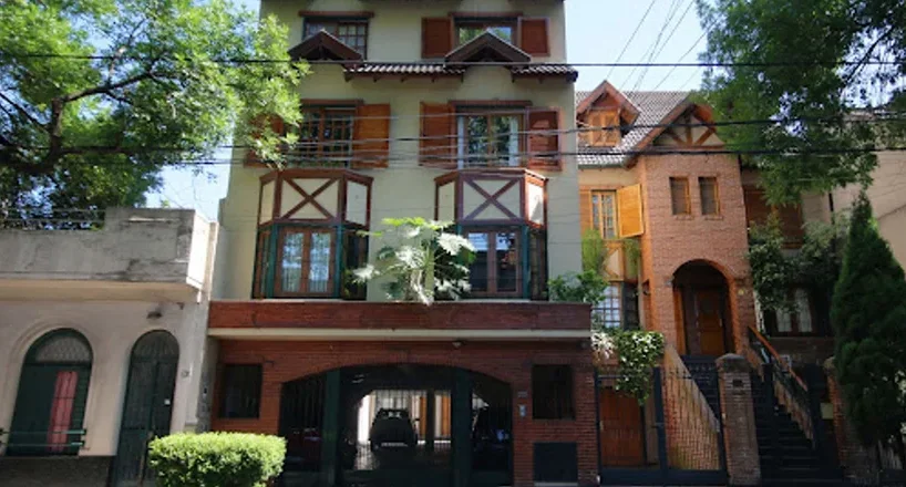 VENTA TRIPLEX C/COCHERA -ALMAGRO-"BAJO DE PRECIO"