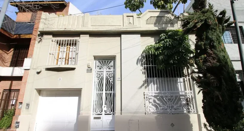 CASA 5 AMBIENTES CON COCHERA, PILETA, 2 TERRAZAS CABALLITO