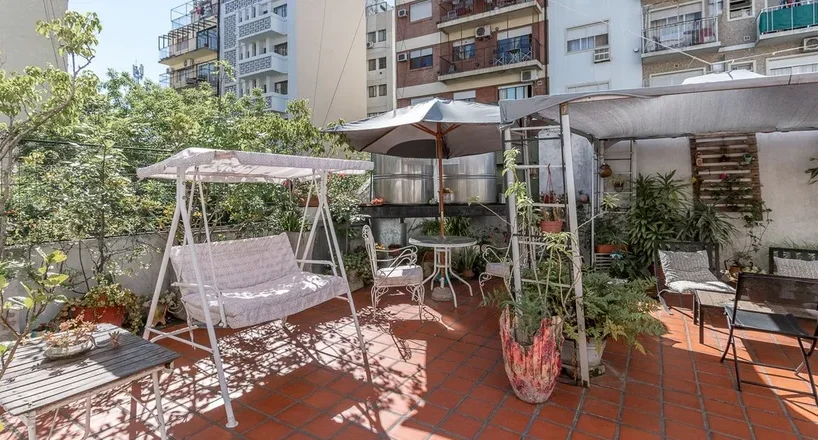 PH EN VENTA EN ALMAGRO CON TERRAZA